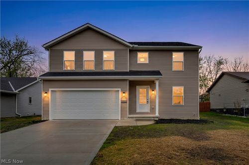 15321 Longvale Ave, Maple Heights, OH, 44137-4925 | Card Image