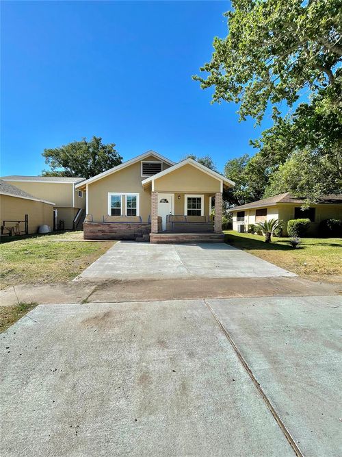 305 N Avenue A, Freeport, TX, 77541 | Card Image