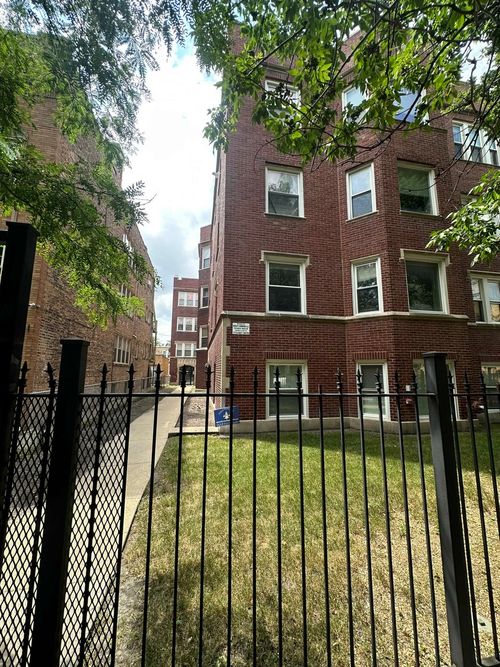 gm-6438 N Seeley Avenue, Chicago, IL, 60645 | Card Image
