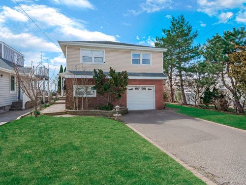 73 E Beach Promenade, Lindenhurst, NY, 11757-6802 | Card Image
