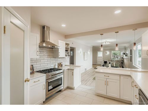 2558 N Gilpin St, Denver, CO, 80205-5516 | Card Image