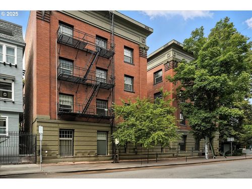 211-2109 Nw Irving St, Portland, OR, 97210-3280 | Card Image