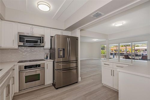 2217 Ne 20th Ave, Wilton Manors, FL, 33305-1515 | Card Image