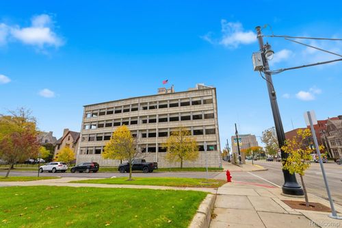 apt-204-15 E Kirby St, Detroit, MI, 48202-4039 | Card Image