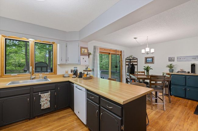 Kitchen/Dining | Image 16