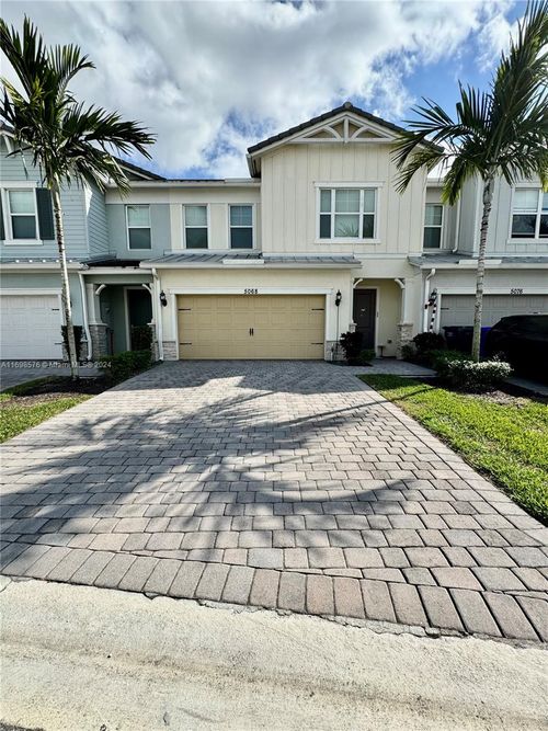 5068 Greenway Dr, Hollywood, FL, 33021 | Card Image