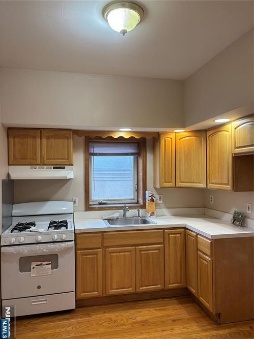 123-121-123 Ridge Rd, North Arlington, NJ, 07031-6024 | Card Image