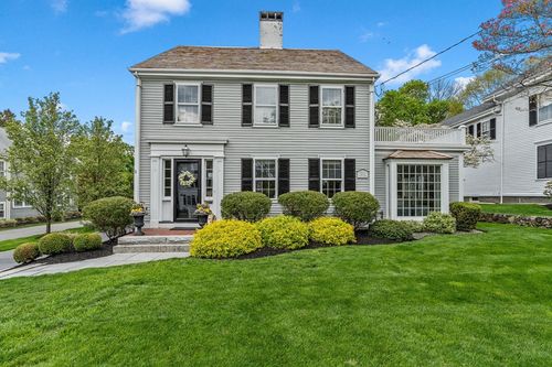 37 Lincoln St, Hingham, MA, 02043-4633 | Card Image