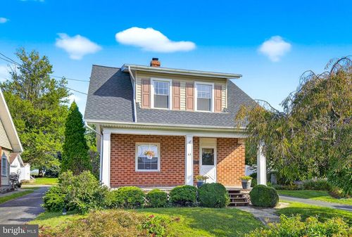 63 E Main St, LEOLA, PA, 17540-1954 | Card Image