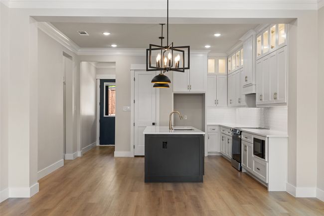 912 Tree Dr, House other with 3 bedrooms, 2 bathrooms and null parking in Granbury TX | Image 12