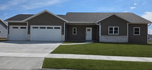 1222 Leo Dr, Holmen, WI, 54636-6410 | Card Image