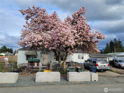 901 11th St, Sedro Woolley, WA, 98284-9747 | Card Image