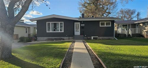 1445 Ashley Dr, Swift Current, SK, S9H1N6 | Card Image