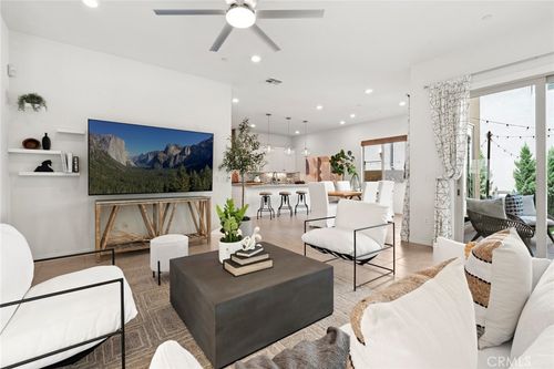 126 Stellar, Irvine, CA, 92618-0846 | Card Image