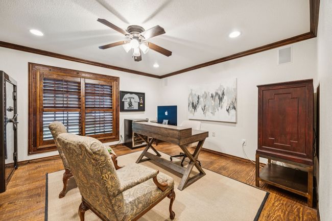 Private home office. | Image 9