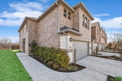 521 Hutchinson Ln, Lewisville, TX, 75077-3391 | Card Image