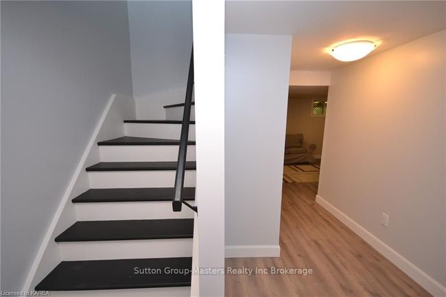 1038 Woodbine Rd, House other with 3 bedrooms, 3 bathrooms and 5 parking in Kingston ON | Image 19
