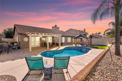 23062 Empire Penguin Rd, Wildomar, CA, 92595-8042 | Card Image