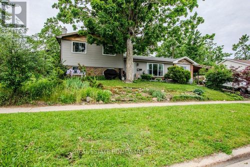 54 Springdale Dr, Barrie, ON, L4M5B1 | Card Image
