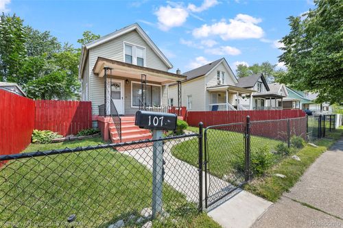 107 Pine St, River Rouge, MI, 48218-1614 | Card Image