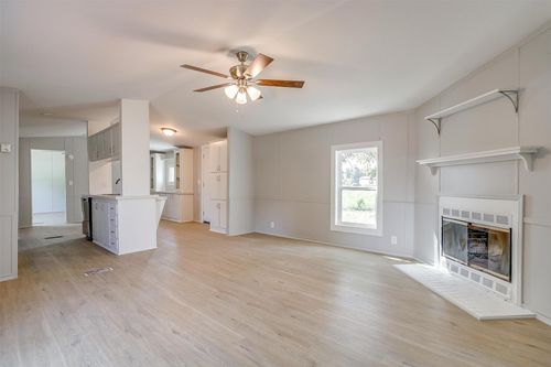 231 Seminole Trl, Weatherford, TX, 76087-7147 | Card Image