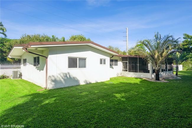 8135 Sw 136 Th St, House other with 4 bedrooms, 2 bathrooms and null parking in Pinecrest FL | Image 17