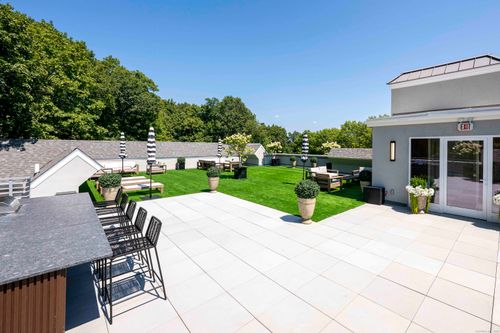 301-100 E Putnam Avenue, Greenwich, CT, 06807 | Card Image