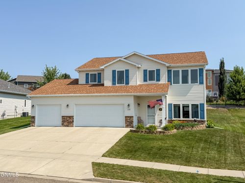 729 Walter Way, Bismarck, ND, 58503-1193 | Card Image