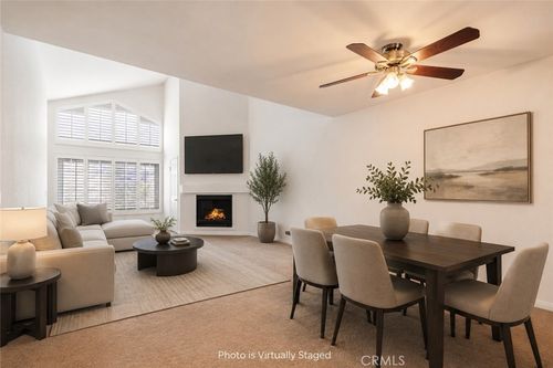 324-5530 Owensmouth Ave, Woodland Hills, CA, 91367-7027 | Card Image