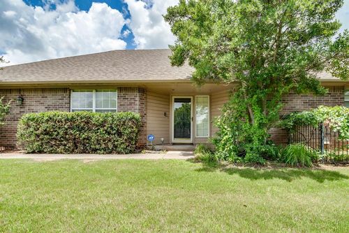 108 S Ridge Pointe Dr, Edmond, OK, 73034-7383 | Card Image