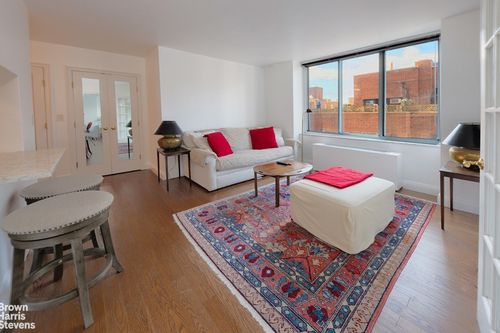 18c-420 E 58th St, New York, NY, 10022-2347 | Card Image