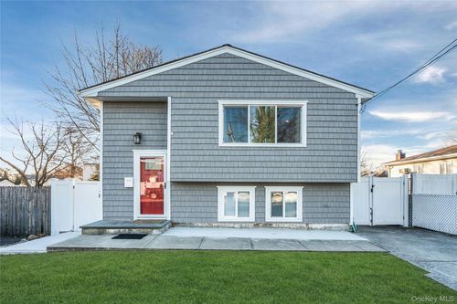 102A Claremont Ave, West Babylon, NY, 11704 | Card Image