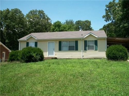 311 Gomer Rd, Clarksville, TN, 37042-5323 | Card Image