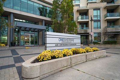 2010 - 235 Sherway Gardens Rd, Condo with 2 bedrooms, 2 bathrooms and 1 parking in Toronto ON | Image 2