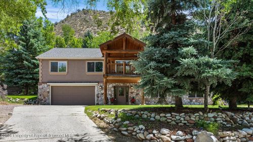 390 Jenny Pl, New Castle, CO, 81647-9462 | Card Image