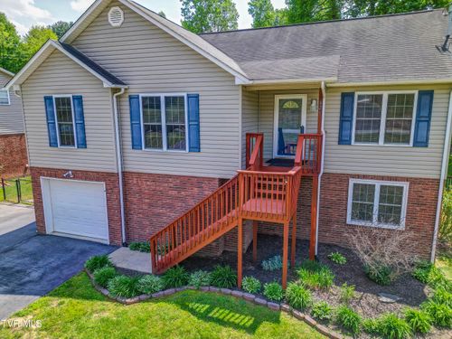 426 Neal Dr, Bluff City, TN, 37618-2767 | Card Image