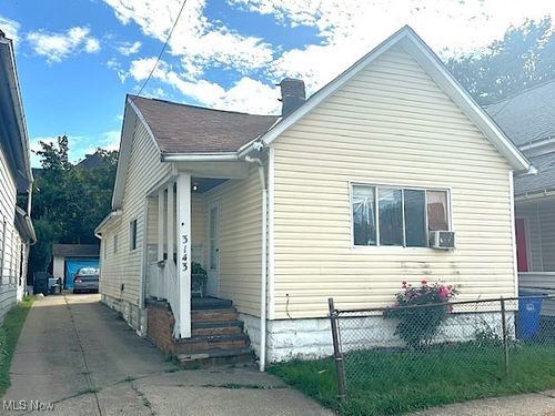 3143 Trowbridge Ave, Cleveland, OH, 44109-2044 | Card Image