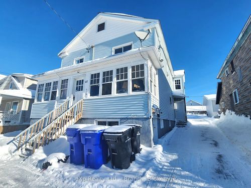 {{alt}} | Card Image