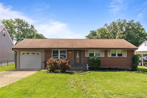 2202 Valley Park Rd, Fenton, MO, 63026-2159 | Card Image