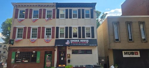 11 W Front St, TRENTON, NJ, 08608-2009 | Card Image