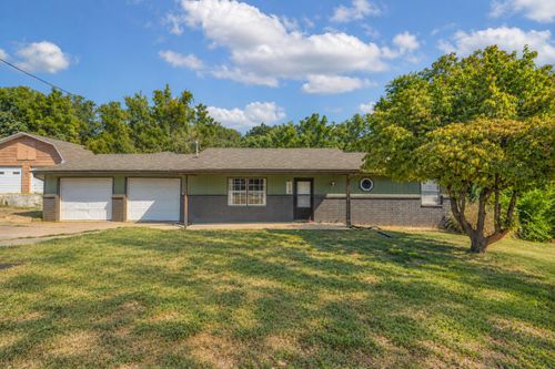 104 W South St, Neosho, MO, 64850-2265 | Card Image