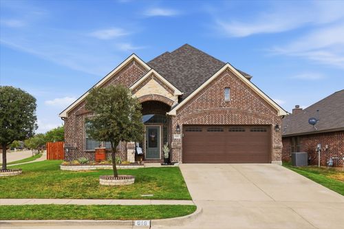 616 Seabourne Dr, Saginaw, TX, 76179-2646 | Card Image