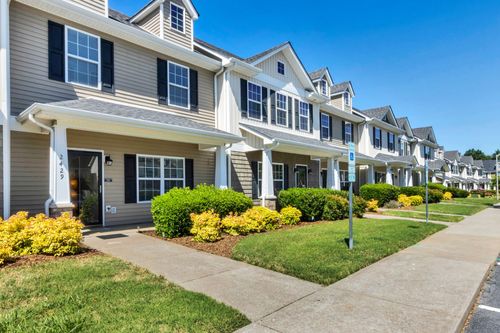 2429 New Holland Cir, Murfreesboro, TN, 37128-8272 | Card Image