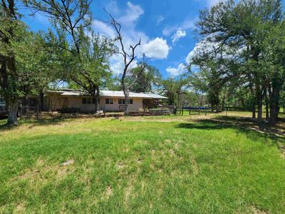 225 E Stonecastle Drive, House other with 3 bedrooms, 2 bathrooms and null parking in Granite Shoals TX | Image 2