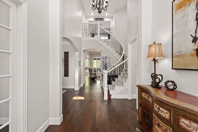 9101 Cedar Rdg, House other with 5 bedrooms, 5 bathrooms and null parking in Lantana TX | Image 4