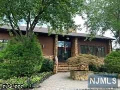 74 Sullivan Drive, Condo with 3 bedrooms, 3 bathrooms and null parking in West Orange NJ | Image 2