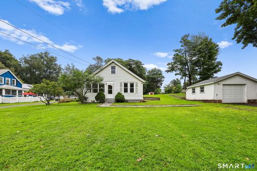 63 Hunt Ln, East Haven, CT, 06512-1105 | Card Image