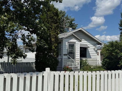 5130 50 Avenue, Berwyn, AB, T0H0E0 | Card Image