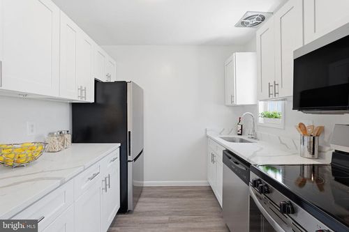 302-1608 W Abingdon Dr, ALEXANDRIA, VA, 22314-1052 | Card Image