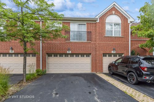 976 Enfield Dr, Northbrook, IL, 60062-5987 | Card Image